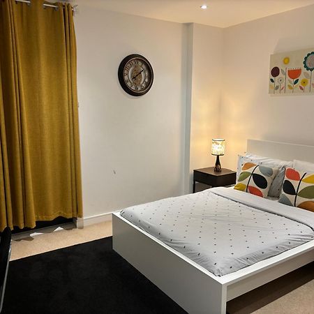 Modern En-Suite Room And Self Catering In London Eksteriør bilde